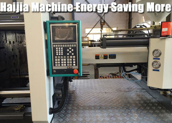 Soquete resistente da tubulação do PVC que faz a máquina, máquina do acoplamento da tubulação do PVC 800 KN